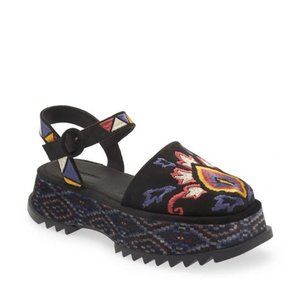 Farm Rio Black Velvet Embroidered Floral Closed Toe Platform Sandal 8 NWT